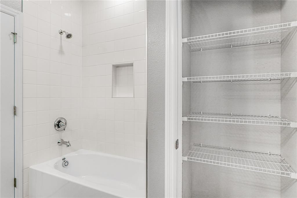 Active With Contract: $2,499 (3 beds, 2 baths, 1758 Square Feet)