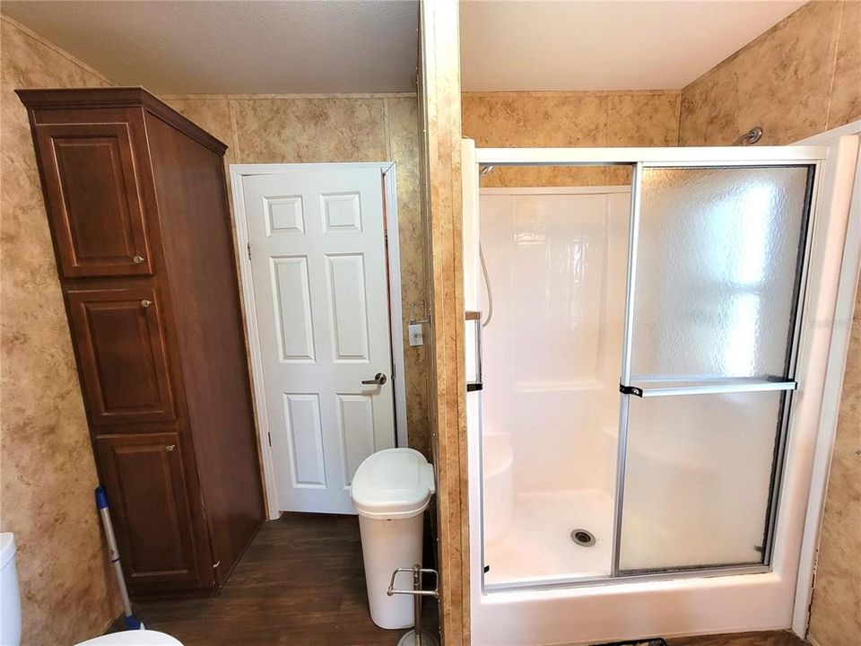 待售: $109,900 (3 贝兹, 2 浴室, 1800 平方英尺)