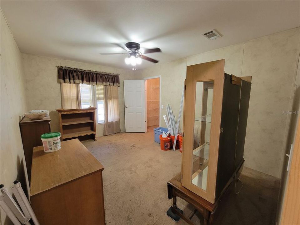 待售: $109,900 (3 贝兹, 2 浴室, 1800 平方英尺)