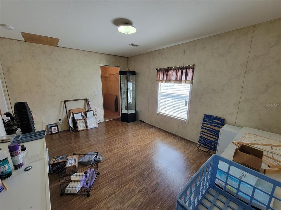 待售: $109,900 (3 贝兹, 2 浴室, 1800 平方英尺)