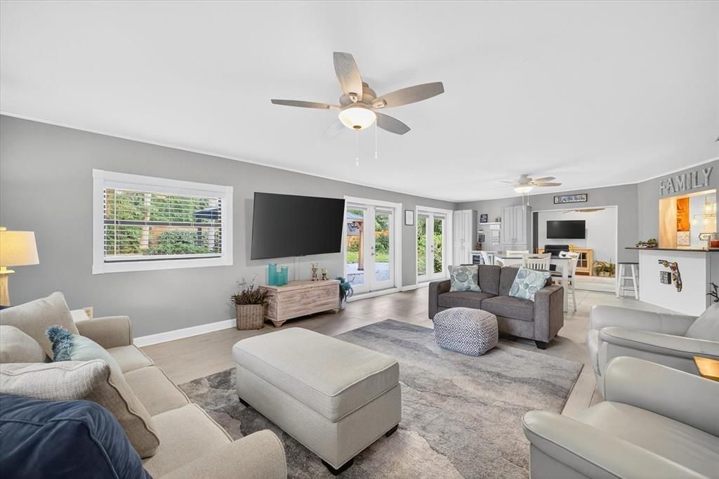 Activo con contrato: $625,000 (3 camas, 2 baños, 2455 Pies cuadrados)