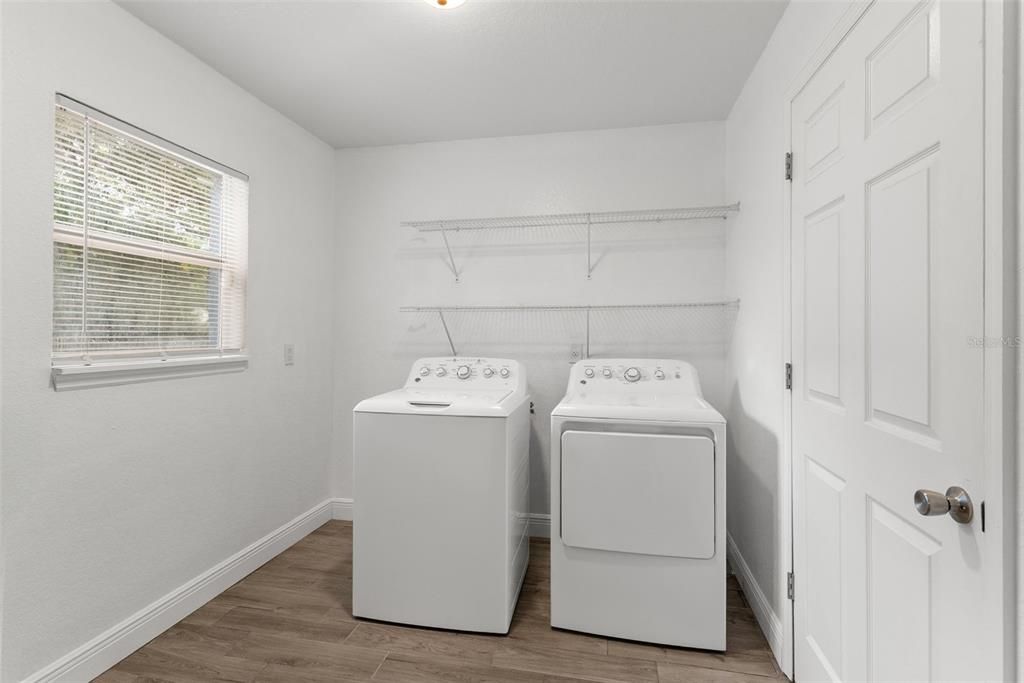 For Sale: $275,000 (3 beds, 2 baths, 1620 Square Feet)