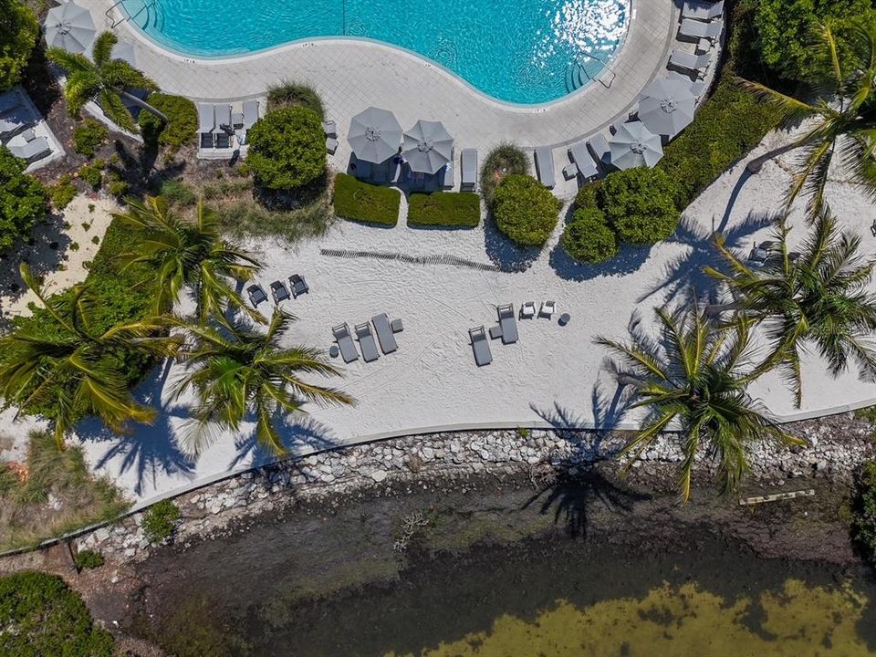 For Sale: $779,000 (3 beds, 3 baths, 1664 Square Feet)