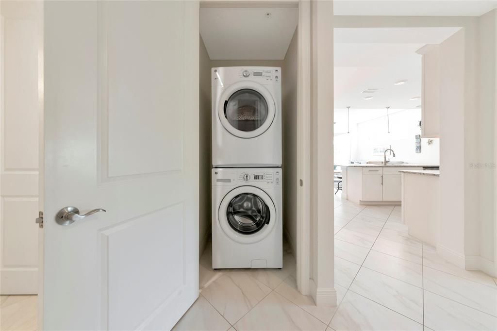 For Sale: $779,000 (3 beds, 3 baths, 1664 Square Feet)