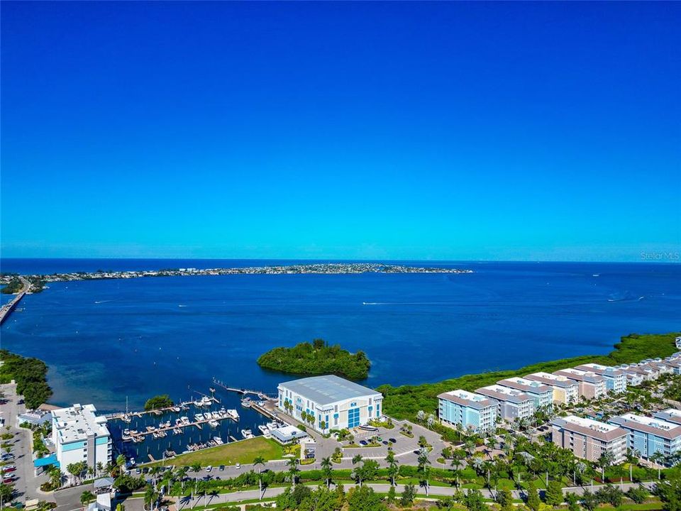 For Sale: $779,000 (3 beds, 3 baths, 1664 Square Feet)