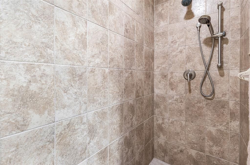 待售: $400,000 (3 贝兹, 2 浴室, 2569 平方英尺)