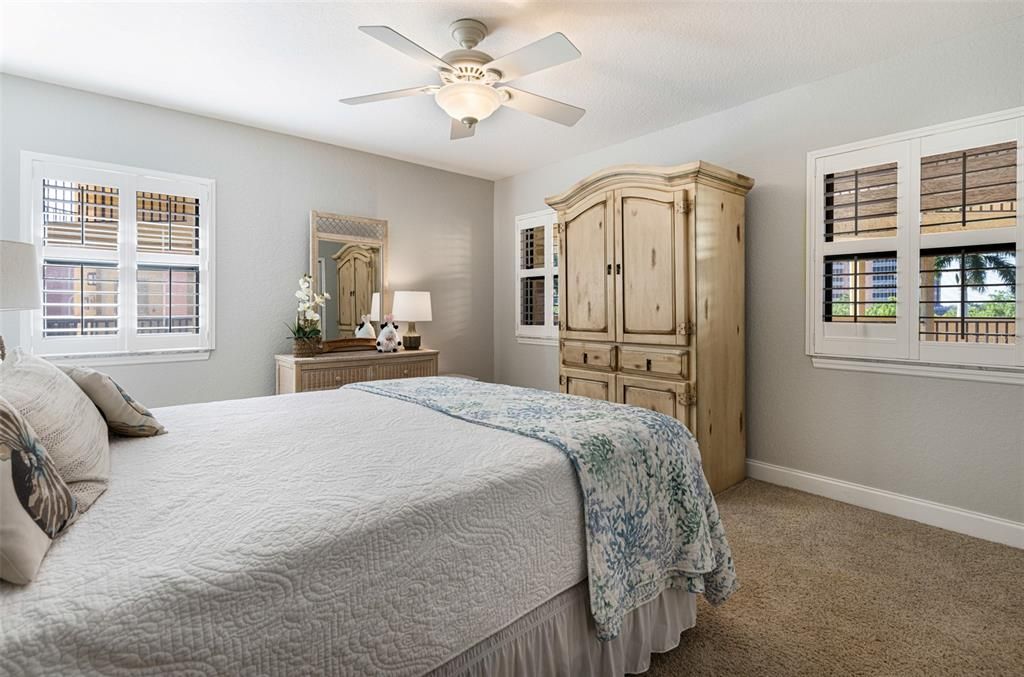 待售: $400,000 (3 贝兹, 2 浴室, 2569 平方英尺)