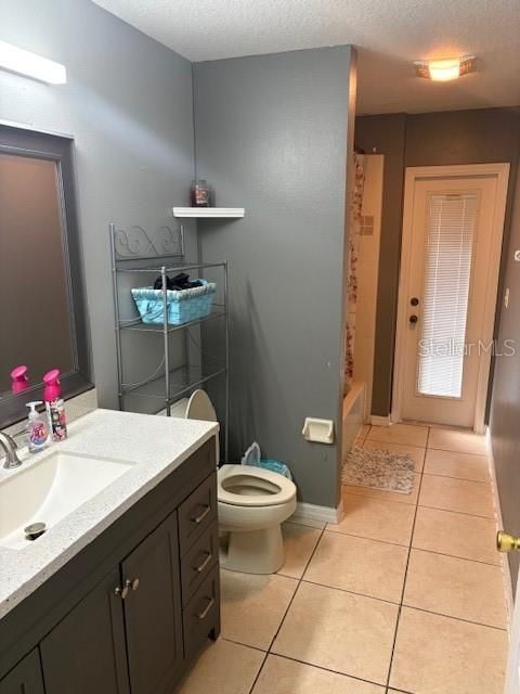 En Venta: $369,000 (4 camas, 2 baños, 1912 Pies cuadrados)