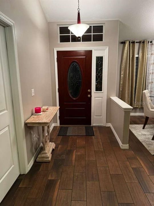 En Venta: $369,000 (4 camas, 2 baños, 1912 Pies cuadrados)