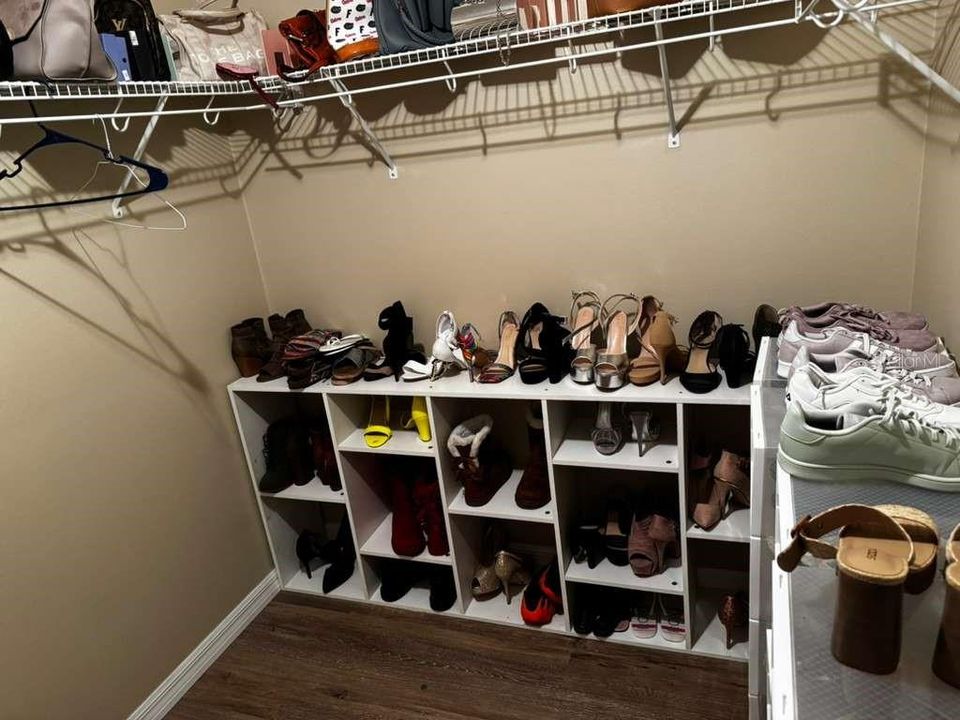 En Venta: $369,000 (4 camas, 2 baños, 1912 Pies cuadrados)