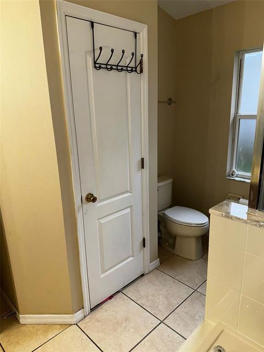 En Venta: $369,000 (4 camas, 2 baños, 1912 Pies cuadrados)