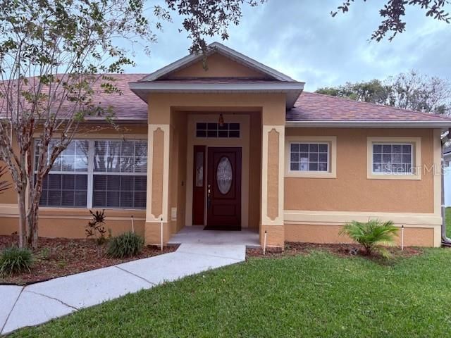 En Venta: $369,000 (4 camas, 2 baños, 1912 Pies cuadrados)