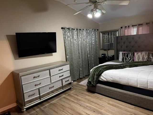 En Venta: $369,000 (4 camas, 2 baños, 1912 Pies cuadrados)