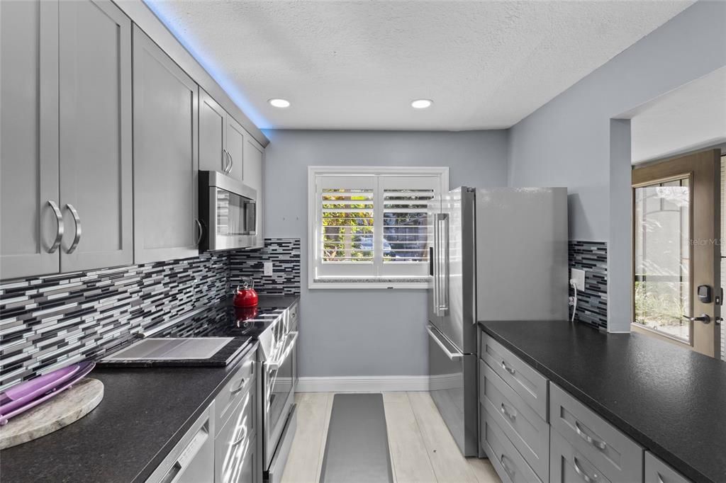 For Sale: $562,500 (2 beds, 2 baths, 1216 Square Feet)