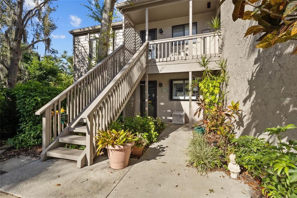 For Sale: $562,500 (2 beds, 2 baths, 1216 Square Feet)