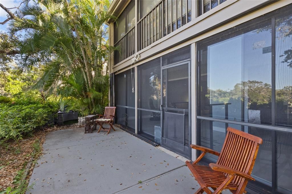 For Sale: $562,500 (2 beds, 2 baths, 1216 Square Feet)