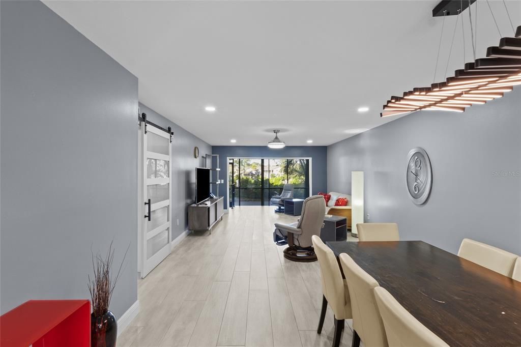 For Sale: $562,500 (2 beds, 2 baths, 1216 Square Feet)