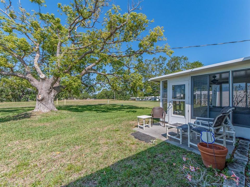 合同活跃: $429,900 (2 贝兹, 2 浴室, 1259 平方英尺)