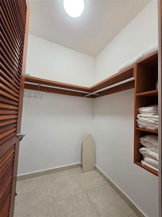 出租: $5,000 (2 贝兹, 2 浴室, 1635 平方英尺)