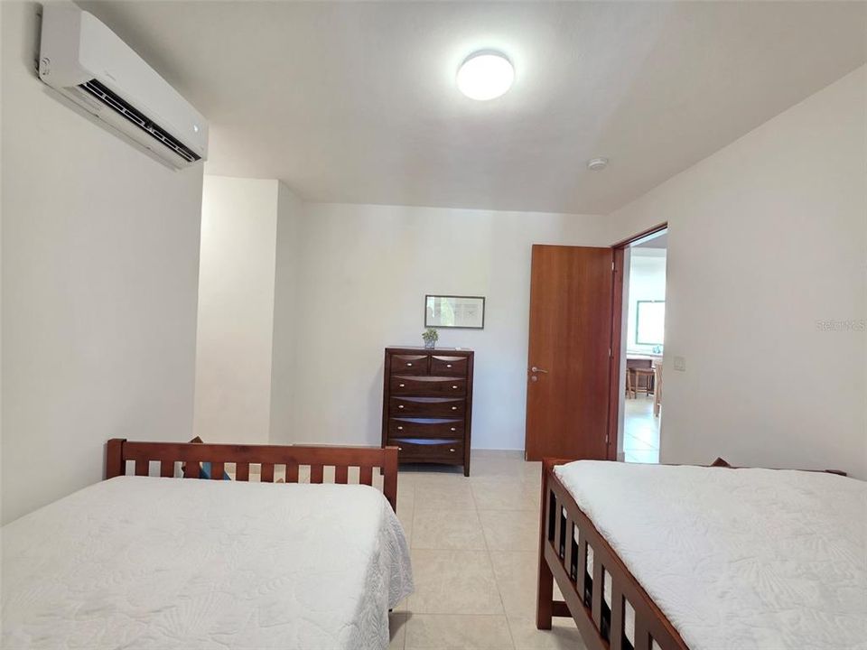 出租: $5,000 (2 贝兹, 2 浴室, 1635 平方英尺)