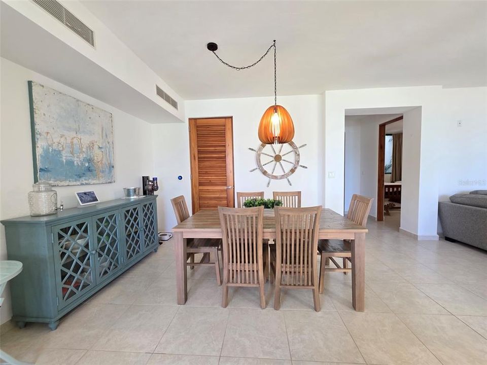 出租: $5,000 (2 贝兹, 2 浴室, 1635 平方英尺)