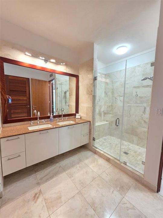 出租: $5,000 (2 贝兹, 2 浴室, 1635 平方英尺)