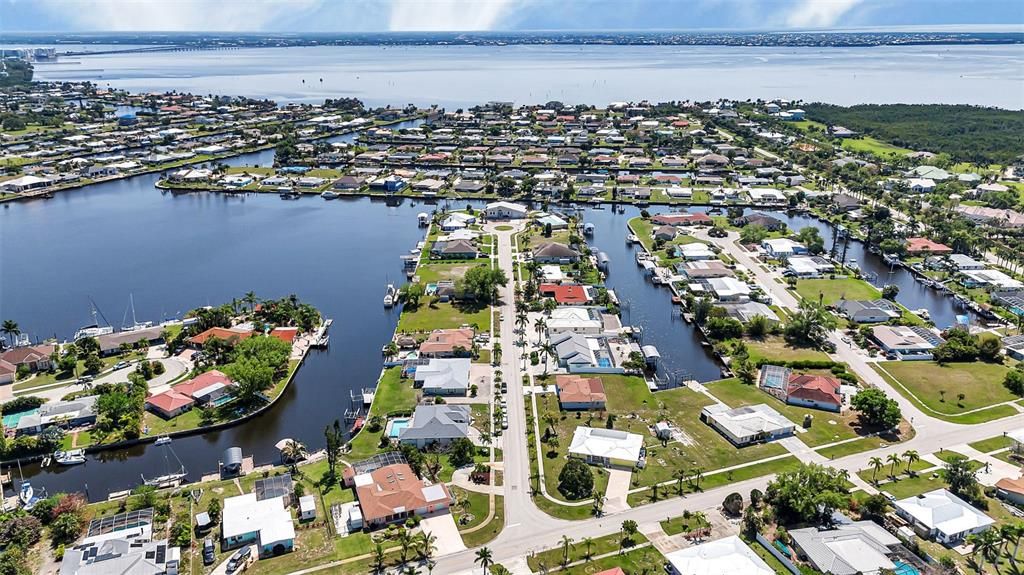 For Sale: $405,000 (2 beds, 2 baths, 1659 Square Feet)