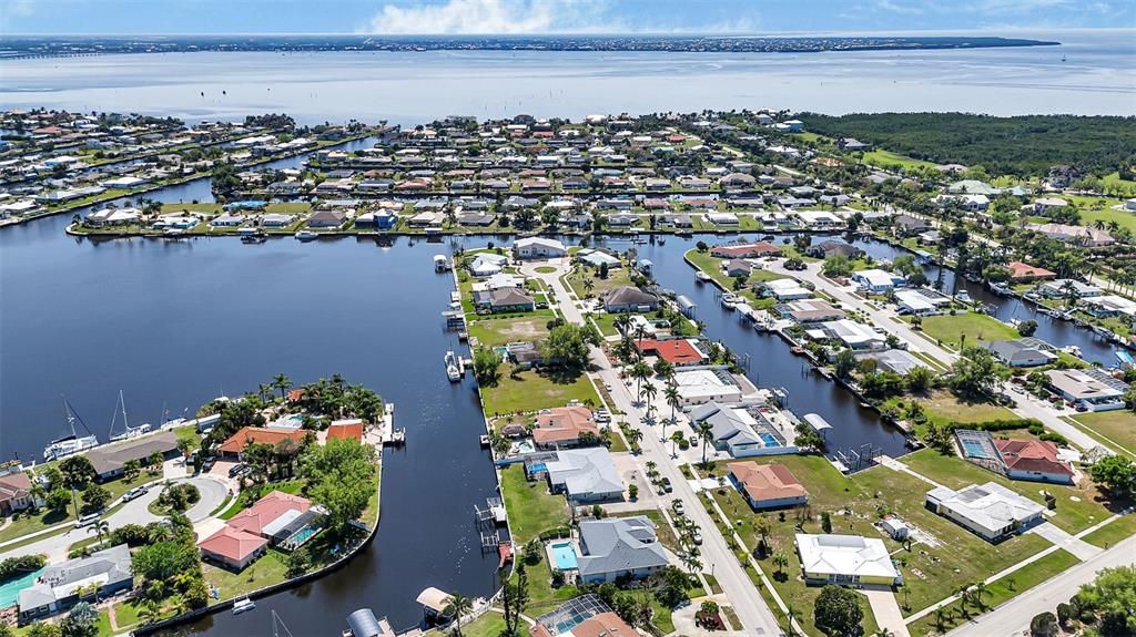 For Sale: $405,000 (2 beds, 2 baths, 1659 Square Feet)