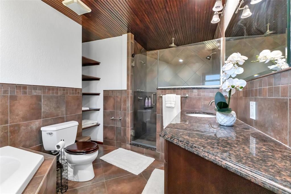 For Sale: $405,000 (2 beds, 2 baths, 1659 Square Feet)