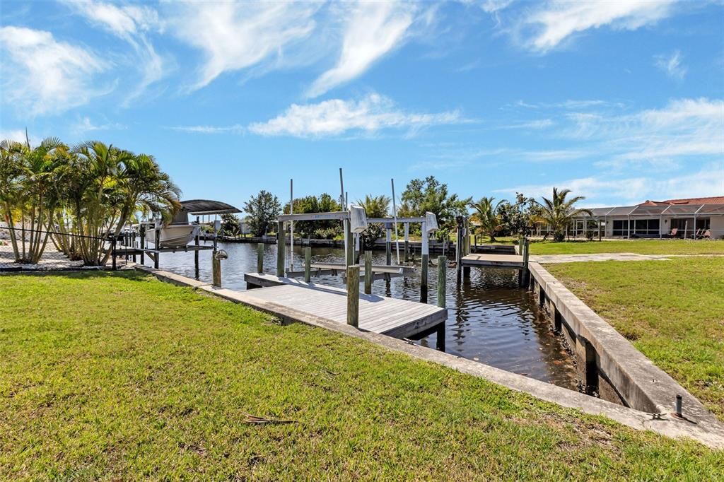 For Sale: $405,000 (2 beds, 2 baths, 1659 Square Feet)