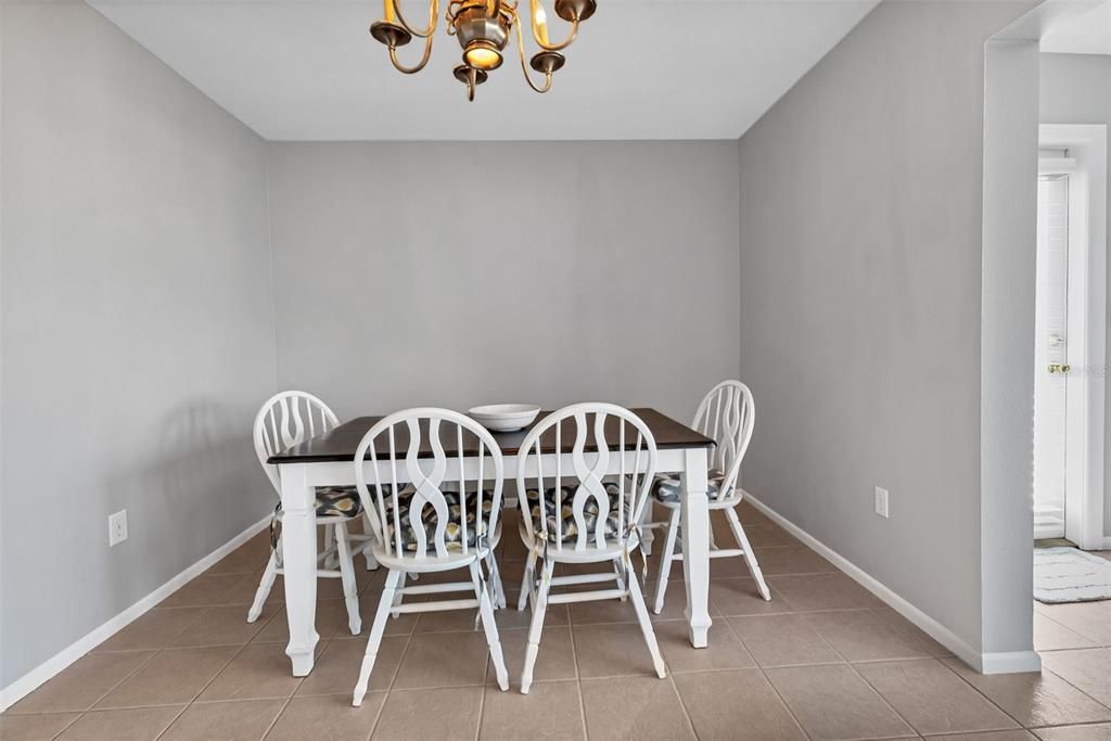 For Sale: $405,000 (2 beds, 2 baths, 1659 Square Feet)