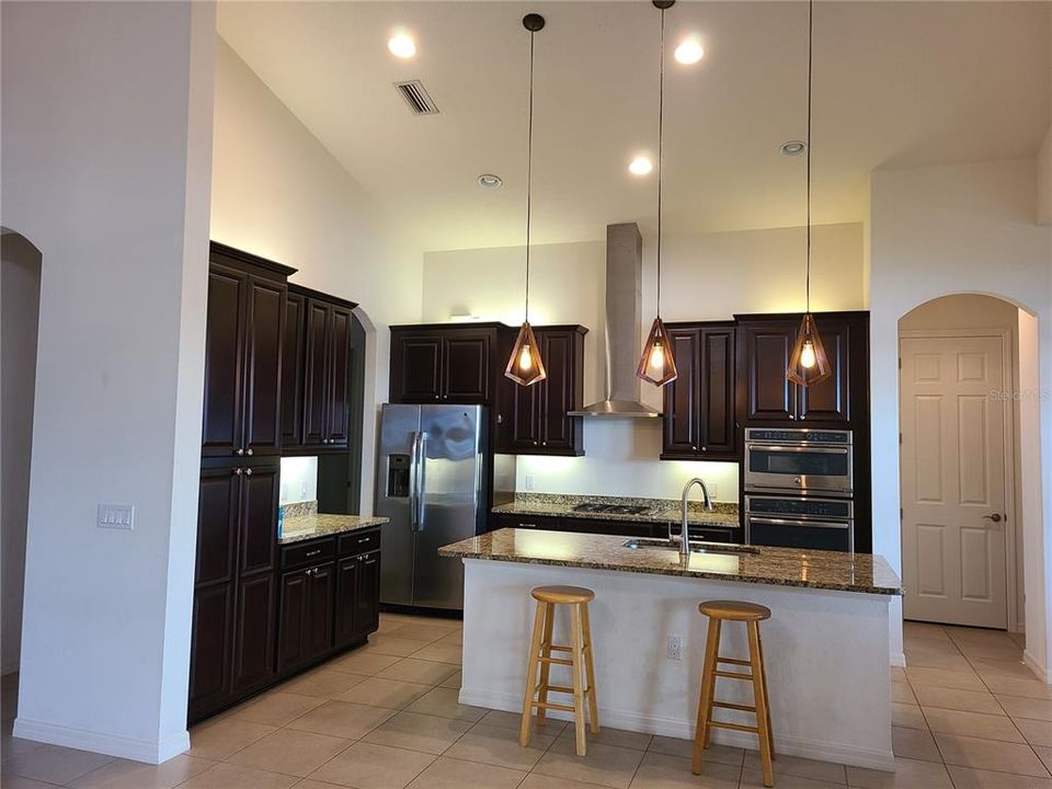 For Rent: $3,400 (4 beds, 2 baths, 2328 Square Feet)