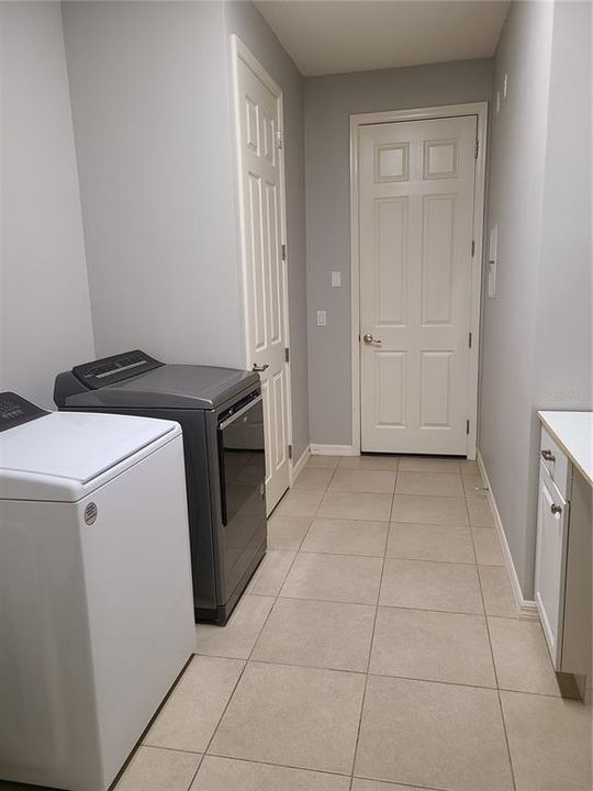 For Rent: $3,400 (4 beds, 2 baths, 2328 Square Feet)