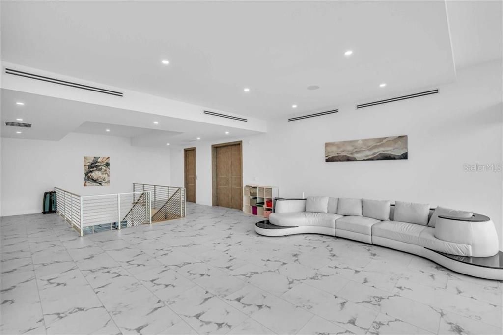 For Sale: $9,500,000 (8 beds, 8 baths, 8875 Square Feet)