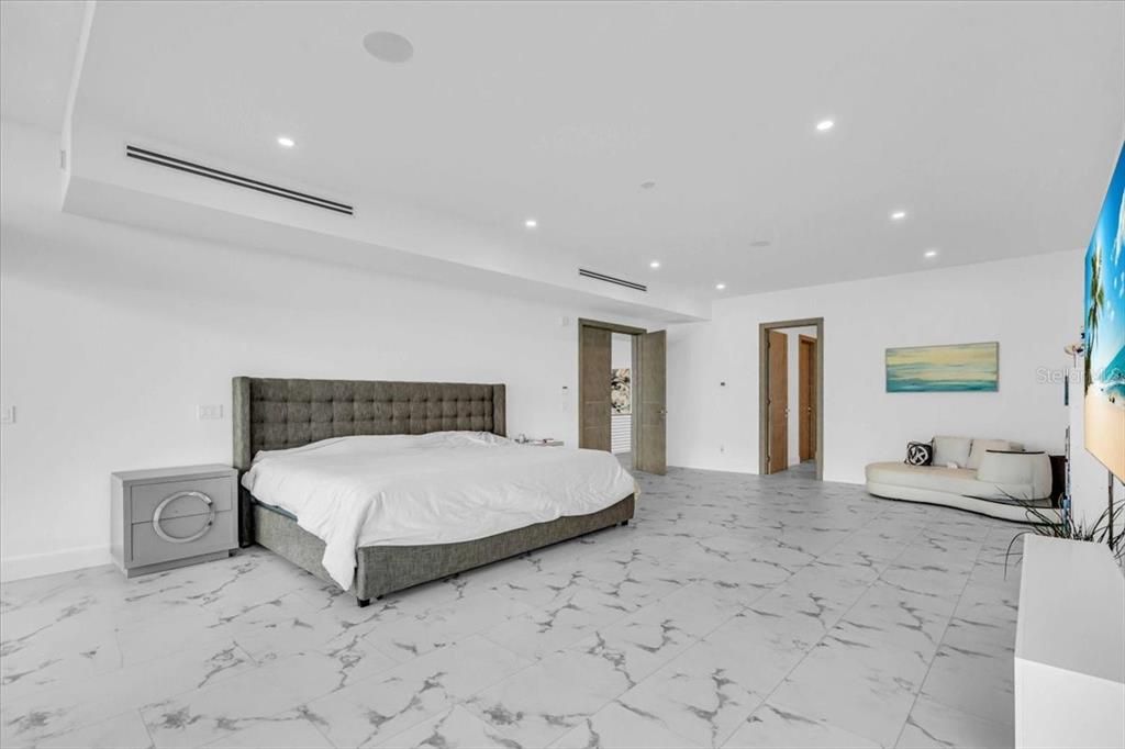 For Sale: $9,500,000 (8 beds, 8 baths, 8875 Square Feet)