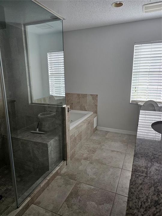 For Rent: $3,800 (4 beds, 2 baths, 2195 Square Feet)