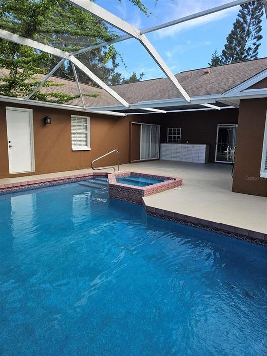 For Rent: $3,800 (4 beds, 2 baths, 2195 Square Feet)