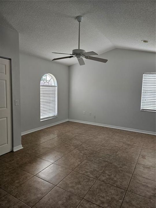 For Rent: $3,800 (4 beds, 2 baths, 2195 Square Feet)
