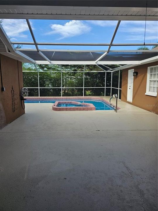 For Rent: $3,800 (4 beds, 2 baths, 2195 Square Feet)