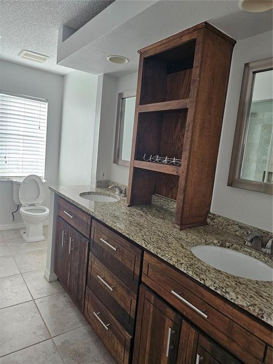 For Rent: $3,800 (4 beds, 2 baths, 2195 Square Feet)