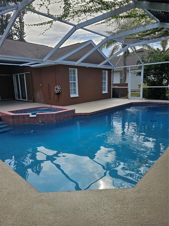 For Rent: $3,800 (4 beds, 2 baths, 2195 Square Feet)