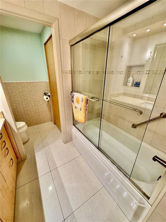 Activo con contrato: $1,850,000 (3 camas, 2 baños, 1920 Pies cuadrados)