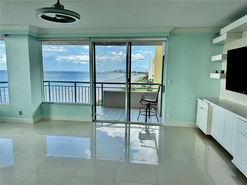 Activo con contrato: $1,850,000 (3 camas, 2 baños, 1920 Pies cuadrados)