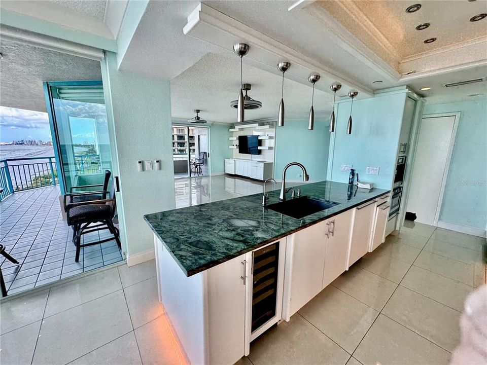 Activo con contrato: $1,850,000 (3 camas, 2 baños, 1920 Pies cuadrados)