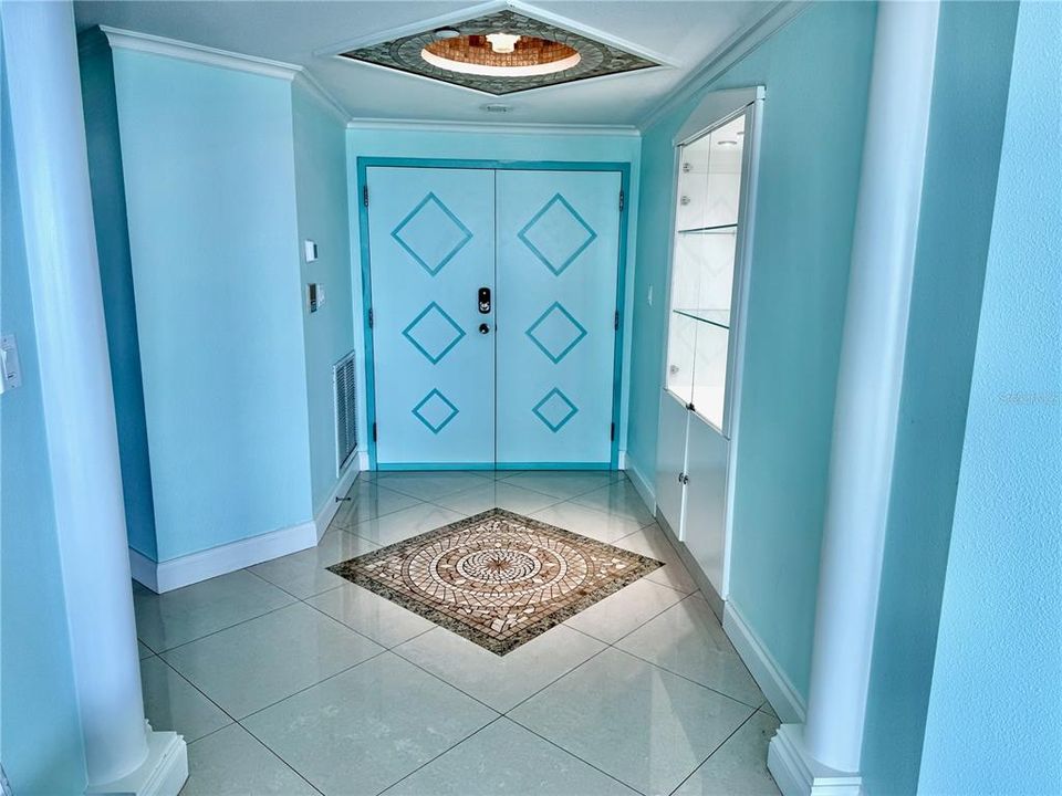 Activo con contrato: $1,850,000 (3 camas, 2 baños, 1920 Pies cuadrados)