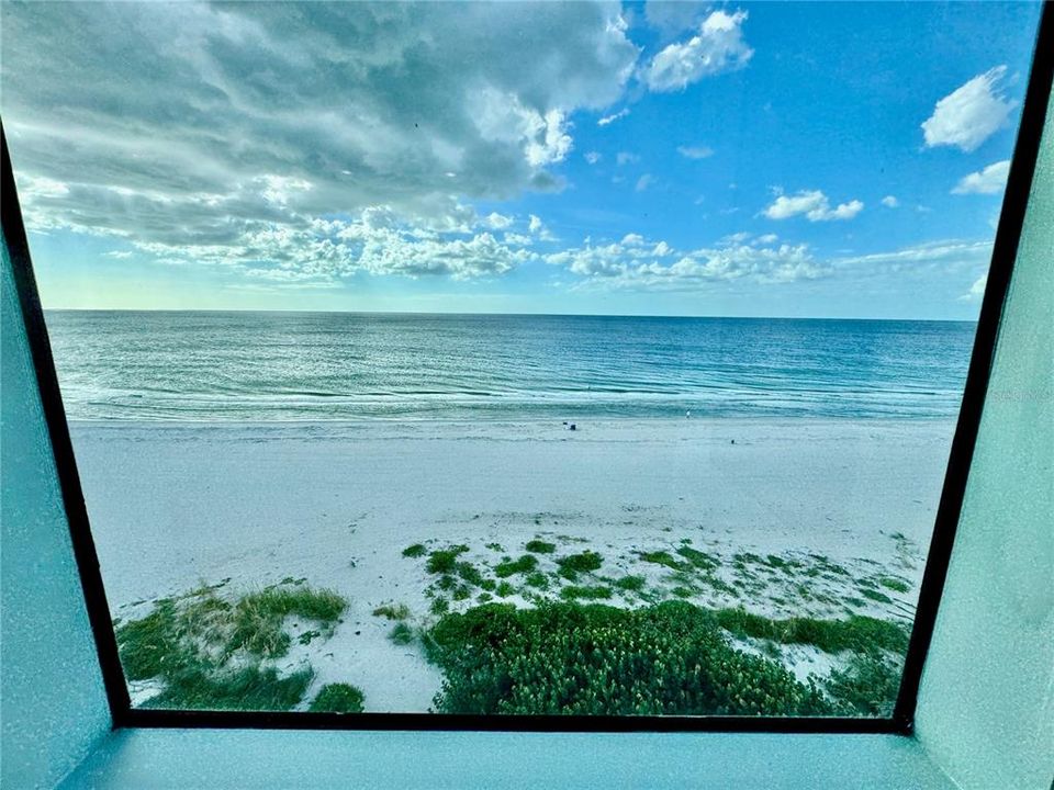 Activo con contrato: $1,850,000 (3 camas, 2 baños, 1920 Pies cuadrados)