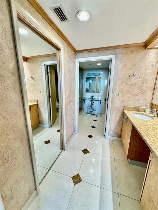 Activo con contrato: $1,850,000 (3 camas, 2 baños, 1920 Pies cuadrados)