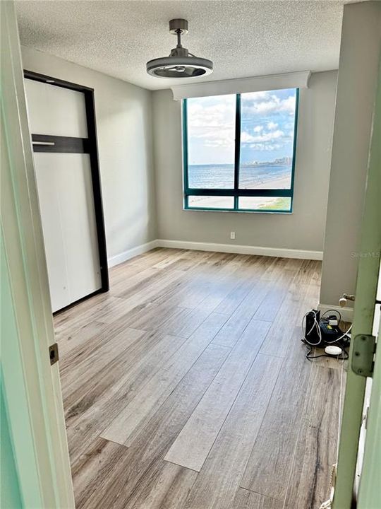 Activo con contrato: $1,850,000 (3 camas, 2 baños, 1920 Pies cuadrados)