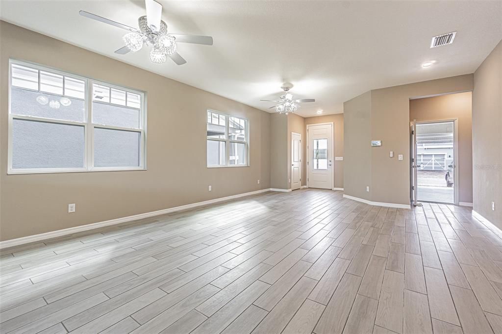 На продажу: $899,000 (5 спален, 3 ванн, 3380 Квадратных фут)