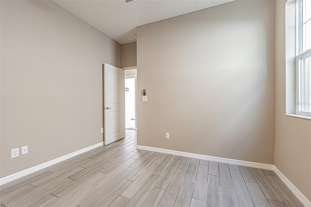 На продажу: $899,000 (5 спален, 3 ванн, 3380 Квадратных фут)